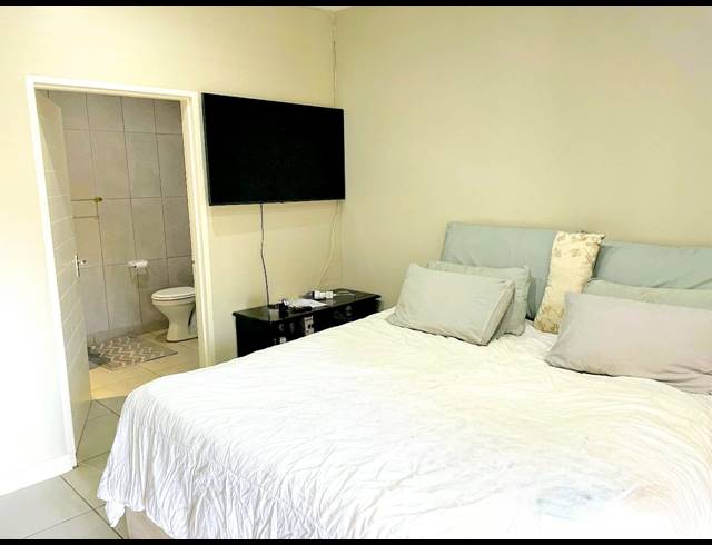 2 BEDROOM APARTMENT FOR SALE IN DIE HOEWES